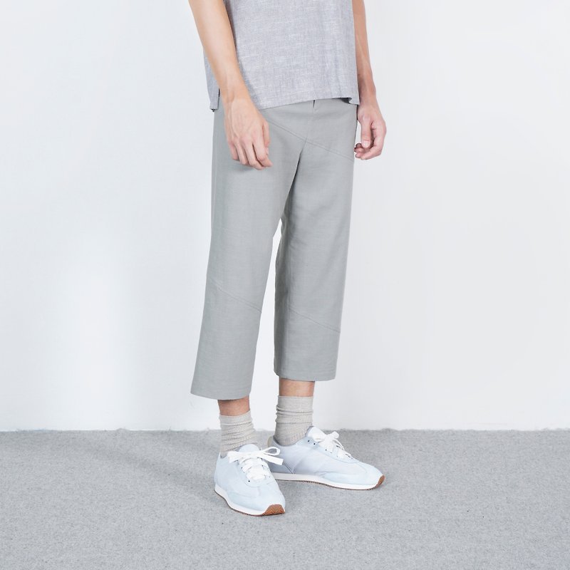 Black and white cut AW lead grey slanted fit simple trousers - กางเกงขายาว - ผ้าฝ้าย/ผ้าลินิน สีเทา