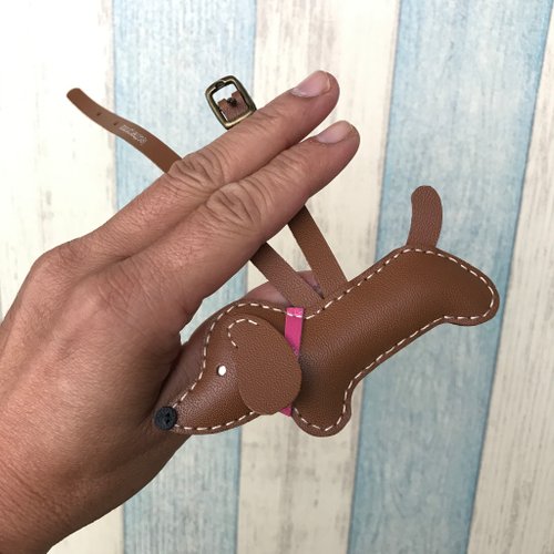 Healing small things brown cute dachshund dog hand-stitched leather  keychain small size