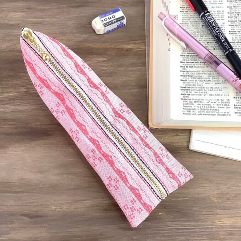 Okinawan traditional pattern tatami edge pen case - กล่องดินสอ/ถุงดินสอ - วัสดุอื่นๆ สึชมพู