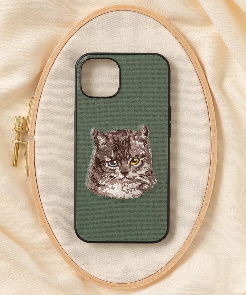 3D Embroidery Smartphone Case iPhone 13 PBAT PU Leather Cat x Olive - เคส/ซองมือถือ - เส้นใยสังเคราะห์ หลากหลายสี