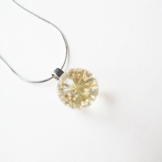 ＊Rosy Garden＊ Beige white pressed Queen Annes lace flower resin semi ball pendant Sterling silver chain necklace