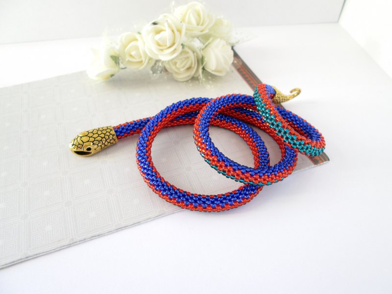 Beaded Snake Turquoise Red Blue bracelet for women Ouroboros jewelry Snake rope - สร้อยข้อมือ - วัสดุอื่นๆ หลากหลายสี