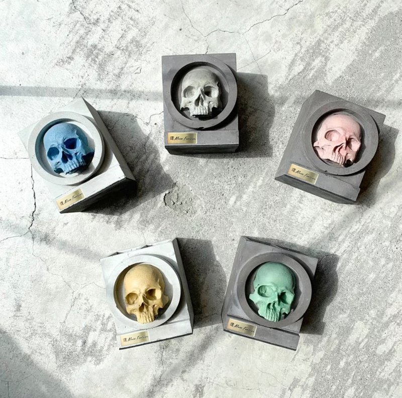 Shu MUSE Cement evil spirit skull pen holder hand-made Cement stationery personality diffuser - กล่องใส่ปากกา - ปูน หลากหลายสี