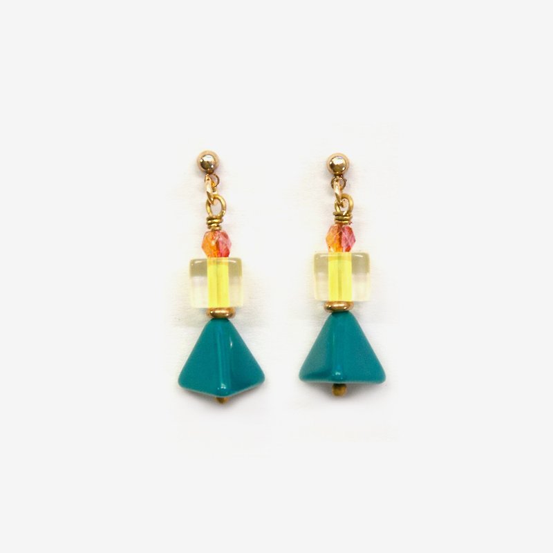 Light Yellow and Green Triangle Tree Earrings, Post Earrings, Clip On Earrings - ต่างหู - กระดาษ สีเขียว
