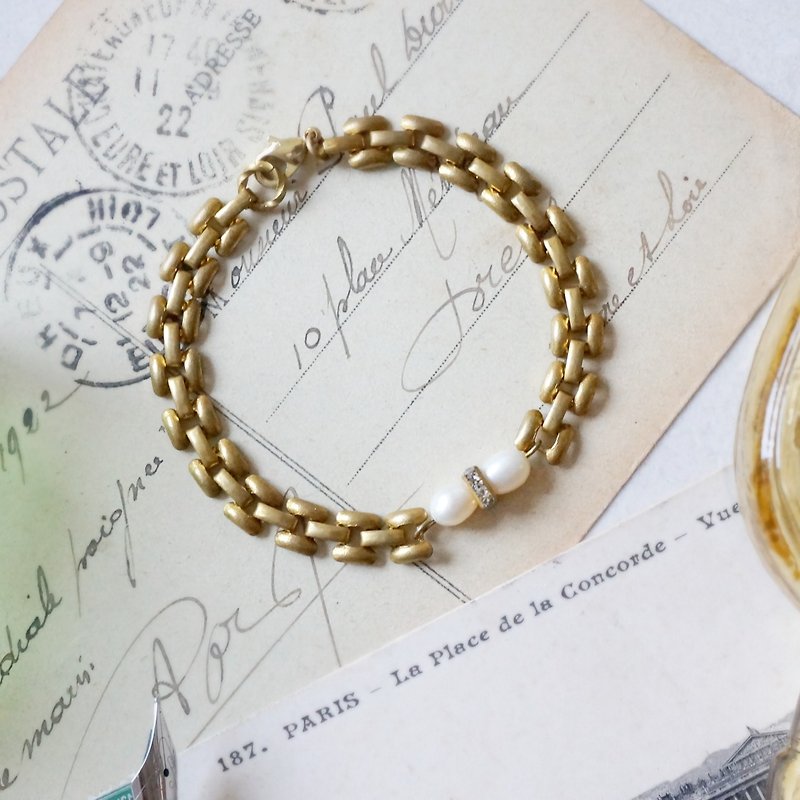 Beau 典雅珍珠黃銅手環 - 手鍊/手鐲 - 其他金屬 金色