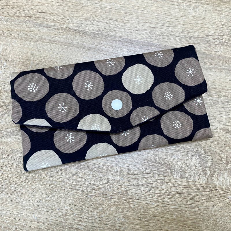 Circle Flower Cocoa: Red Envelope Pouch, Mask Holder, Passbook Case, Multi-functional Mini Bag, Adorably Unique Design. - Chinese New Year - Cotton & Hemp 
