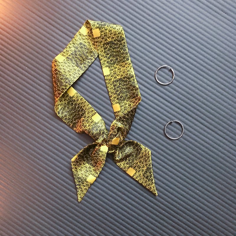 Qinky's Red original design silk scarf, hair band gold [spot] [scarf / hair band / memorial / birthday gift / friendship commemorative] - เครื่องประดับผม - ผ้าไหม 