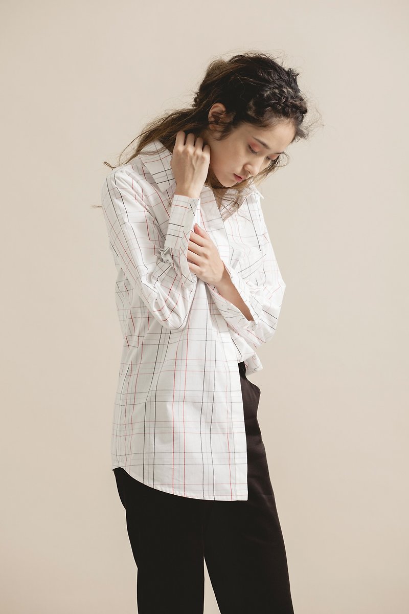 Check shirt with cuff detail - เสื้อเชิ้ตผู้หญิง - ผ้าฝ้าย/ผ้าลินิน ขาว