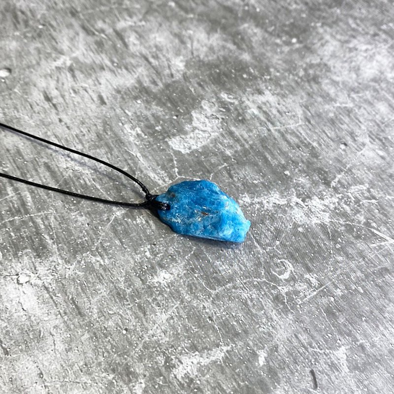 |Raw Stone Pendant Series| Blue Stone(Necklace x Clavicle Chain x Leather Cord x Handmade) - Collar Necklaces - Gemstone Blue