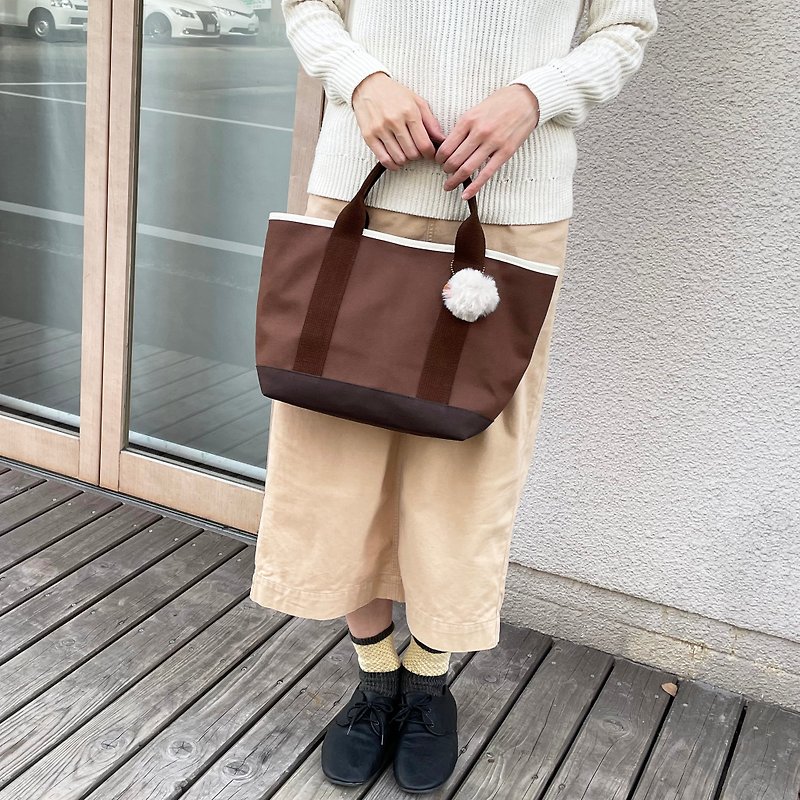 Berry fondant chocolate S with fur and strawberry charm for a limited time Neat canvas tote S Dark brown x dark brown x P ivory Kurashiki canvas bag - Handbags & Totes - Cotton & Hemp Brown