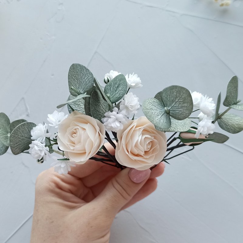 Sage green eucalyptus wedding hair pins Light peach roses bridal hairpiece Boho - 髮圈/髮夾 - 其他材質 多色