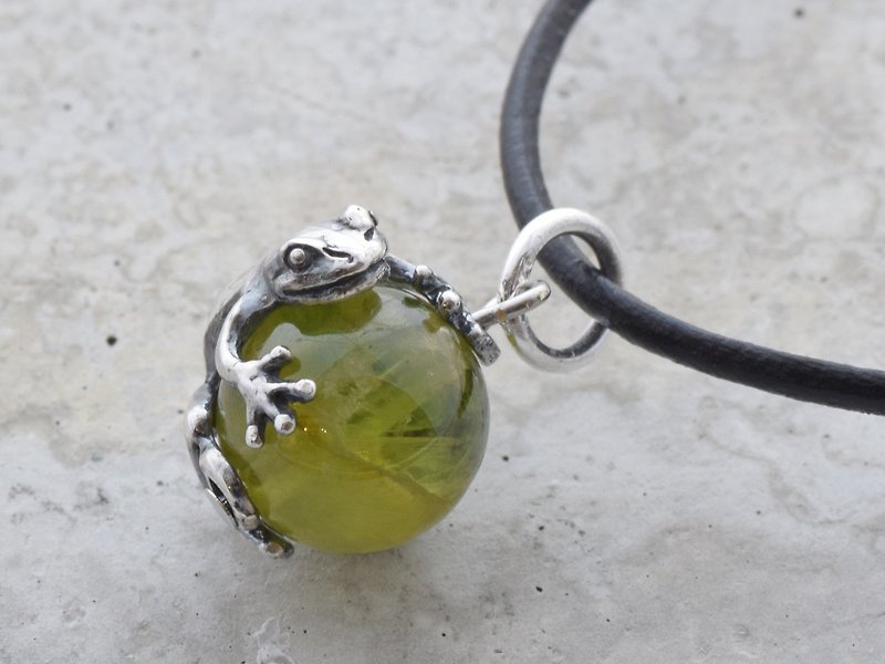 Frog ball pendant with peridot leather strap necklace - Necklaces - Semi-Precious Stones Green