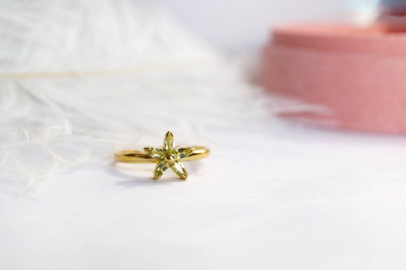 Natural Peridot Flower Silver 925 Ring, Birthstone ring, Birthday Gift - 戒指 - 純銀 綠色