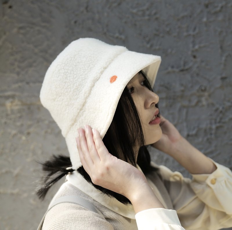 【兔兔帽】羊羔絨雙面漁夫帽 冬季新款 環保再生 - 帽子 - 聚酯纖維 白色