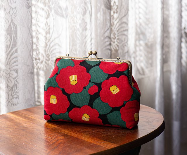 [Classic Japanese pile flower-black background] square metal mouth gold bag  #随身包#古着#日式#Lovely