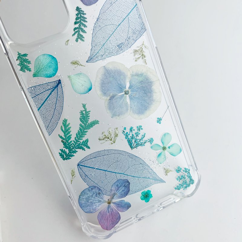 新版 青出於藍 押花 手機殼 IPhone 13 - 手機殼/手機套 - 植物．花 藍色