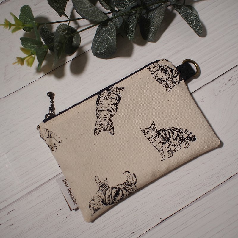 Walking series universal bag/coin purse/storage bag/limited handmade bag/tabby kitten - Coin Purses - Cotton & Hemp Khaki