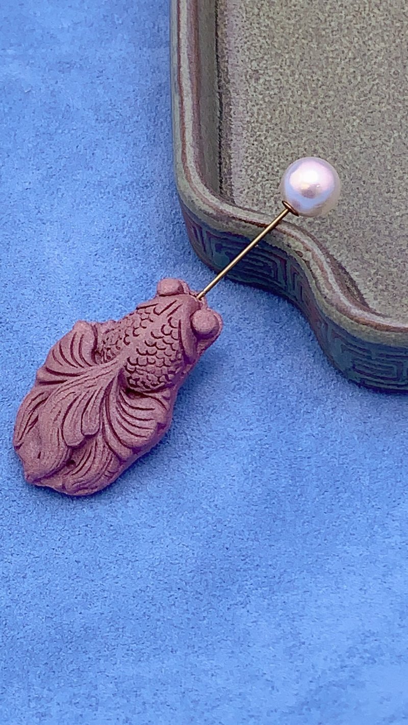 東方芯韻新品|熱戀玫瑰+碧璽香方|海洋派對-魚躍龍門開運香珠胸針 - 胸針 - 植物．花 