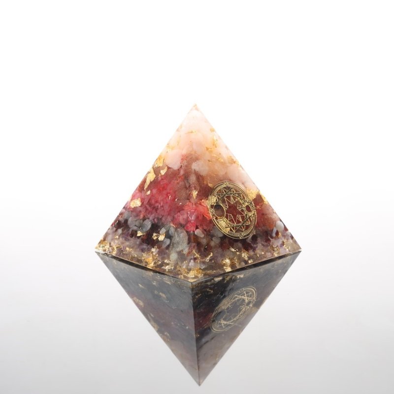 【特別訂製】愛戀魔法陣奧剛特大金字塔Orgonite水晶療癒人緣智慧 - 擺飾/家飾品 - 水晶 粉紅色