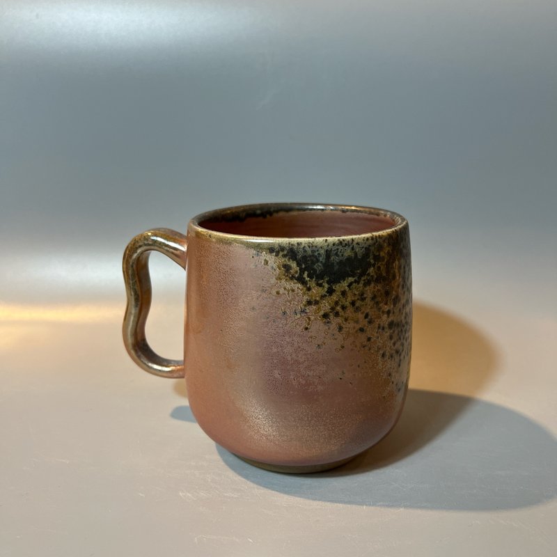 柴燒金彩落灰馬克杯 / 啤酒杯 / 小平凡手作 - 茶壺/茶杯/茶具 - 陶 