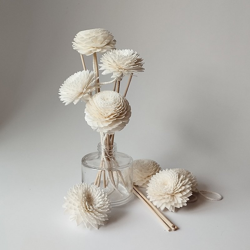 Gerbera & Jasmine Sola Wood Diffuser with Reed Sticks - Plants & Floral Arrangement - Wood White