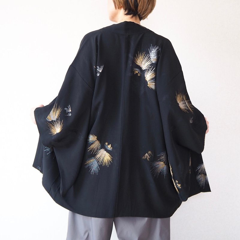 【日本製造】 柔軟絲綢黑色外罩、時尚日本、男士外罩、禮物 - 女大衣/外套 - 絲．絹 黑色