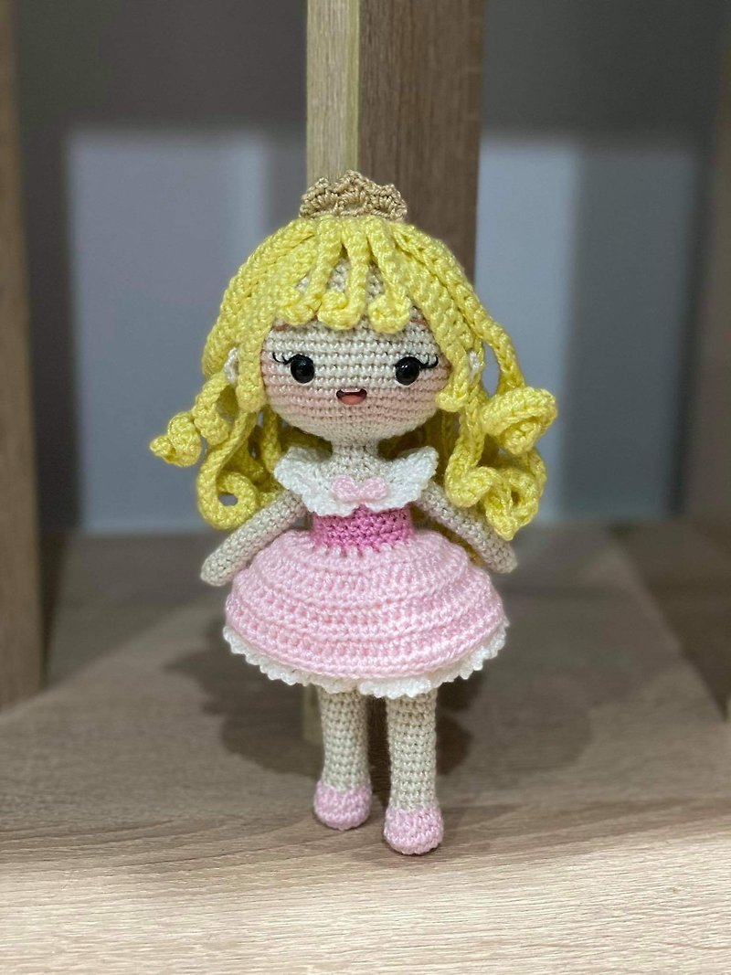 プリンセスオーロラかぎ針編み人形眠れる森の美女かぎ針編みの人形、手作りの人形、手工芸品 - 人形・フィギュア - その他の素材 多色