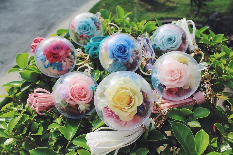Flower partner / flower ball / not withered rose / tassel key ring / dry flower / not withered - Keychains - Plants & Flowers 