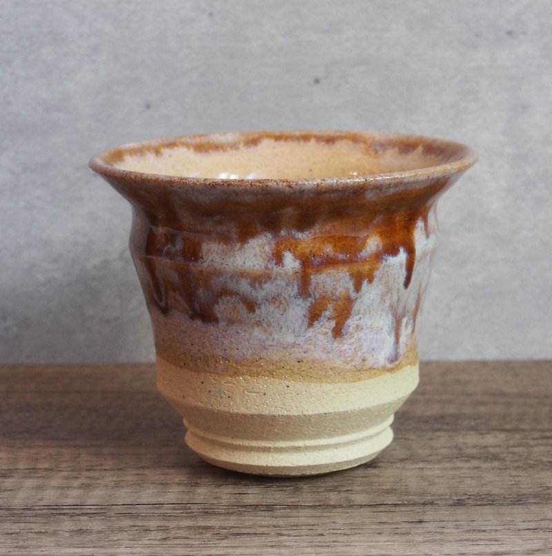 Little flower pot / Ma Wan Spindrift - Plants - Pottery Khaki