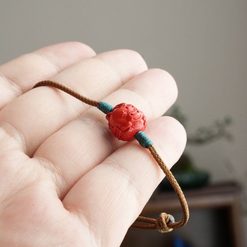 生肖小守護 萌趣隨身平安禮 天然硃砂細膩款 原創設計高級感 - 手鍊/手鐲 - 其他材質 紅色