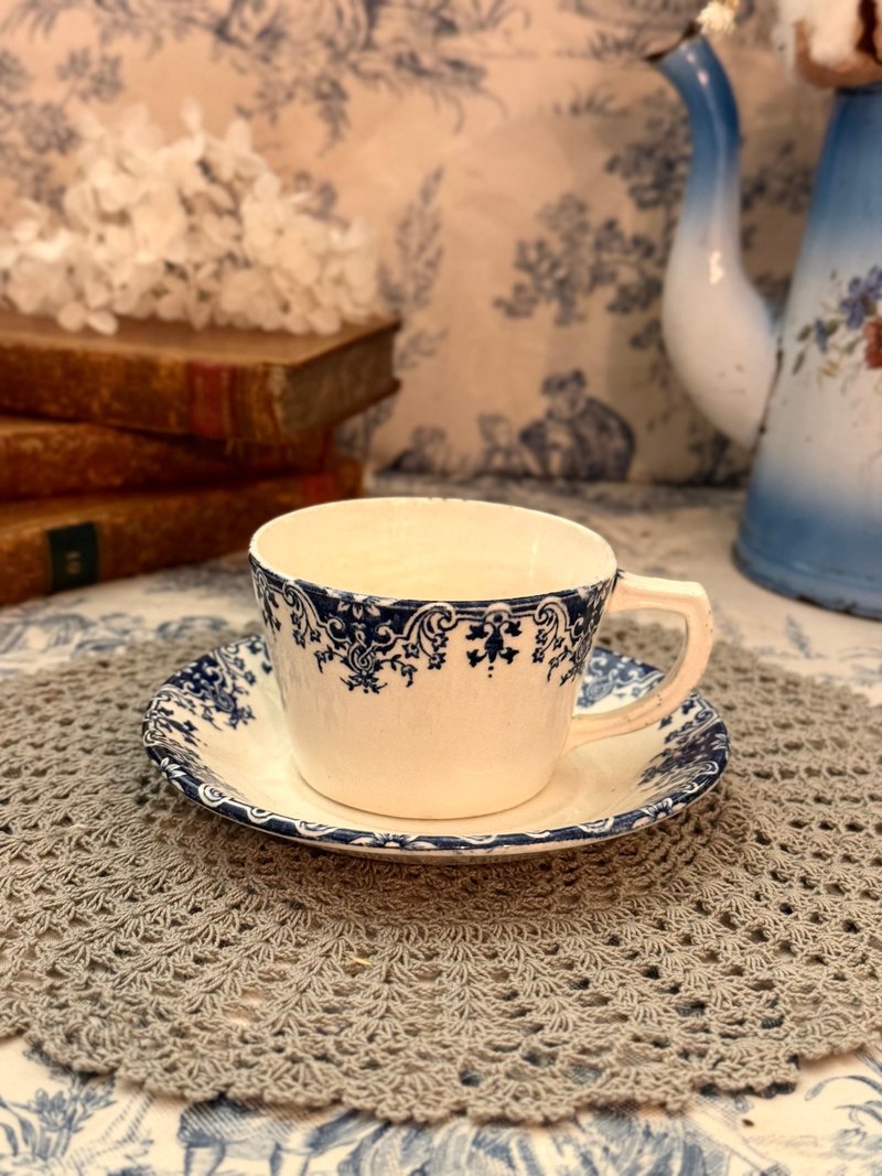 40331-稀有法國古董Longwy 茶杯與茶碟Rouen系列 - 茶壺/茶杯/茶具 - 瓷 