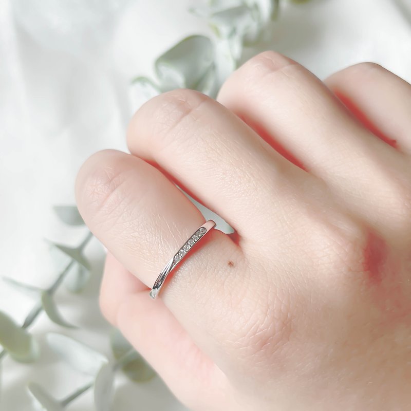 Sterling Silver Knot Row Diamond Ring Adjustable Ring - แหวนทั่วไป - เครื่องเพชรพลอย สีเงิน