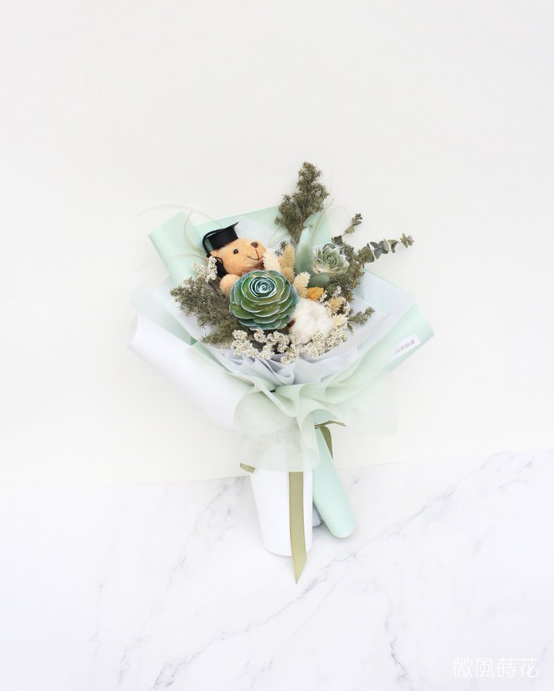 【療癒】綠色系畢業花束/ 乾燥花束/ 畢業熊花束 - 乾燥花/永生花 - 植物．花 綠色