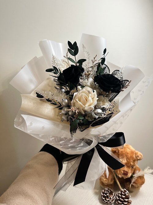 Valentine's Day Gift The One and Only You Everlasting Flower Bouquet - Shop  youngsflower Dried Flowers & Bouquets - Pinkoi