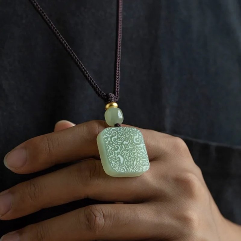 Hetian jade auspicious cloud necklace - สร้อยคอ - หยก สีเขียว