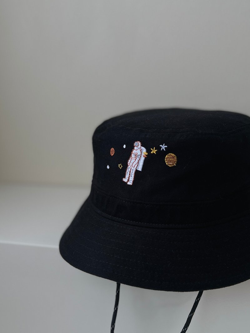 Eco-Friendly 刺繡環保漁夫帽 Spaceman 宇航員 - 帽子 - 棉．麻 綠色