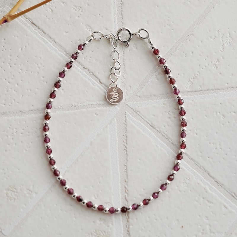 玫瑰星夜純銀手鍊(紅石榴石) | 開運水晶 聖誕禮盒 女生串珠手鏈 - 手鍊/手環 - 半寶石 紅色