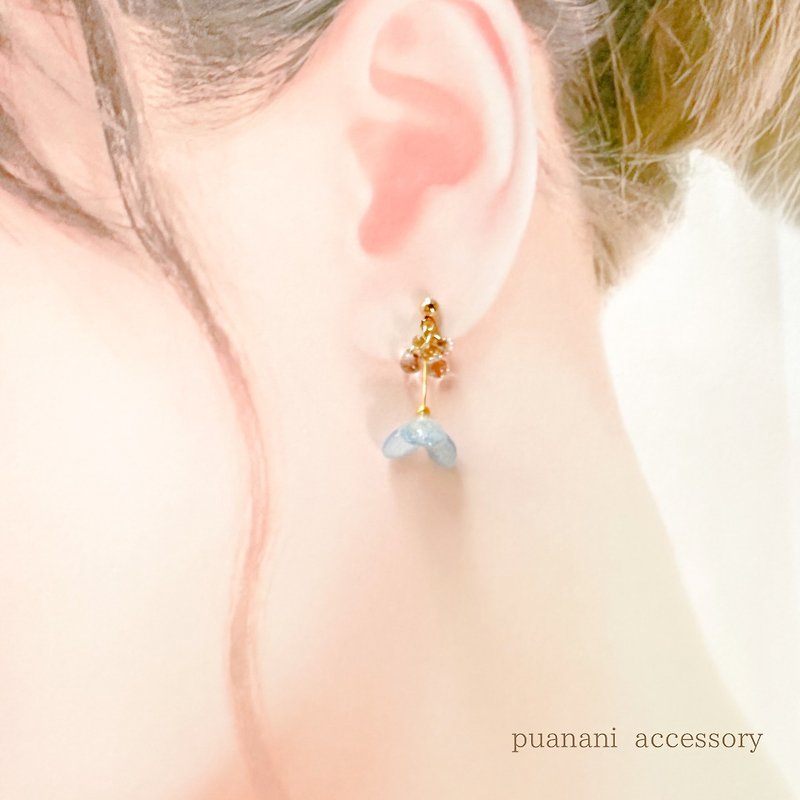 Hydrangea bell titanium earrings, screw spring earrings - Earrings & Clip-ons - Eco-Friendly Materials Blue