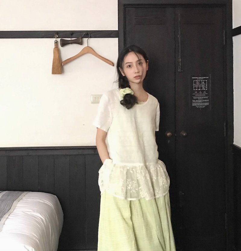 法式復古 蕾絲拼接下擺短袖T恤 可客製 - 女 T 恤 - 其他材質 白色