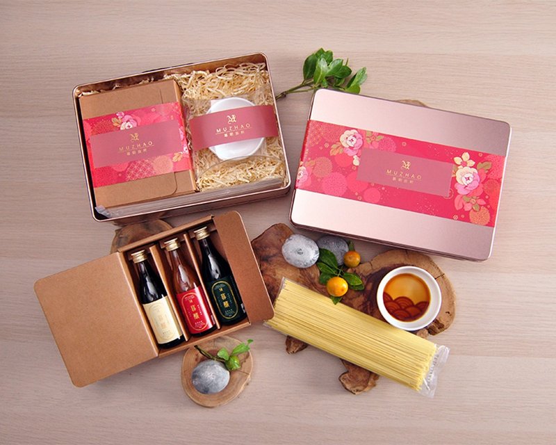 Rose Gold Gift Box: Artisan Soy Sauce+ Saucer + noodles - Noodles - Fresh Ingredients Pink