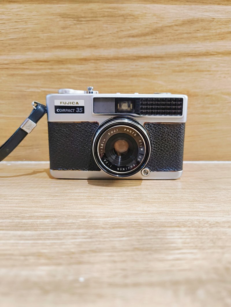 【135底片相機】八成新 FUJICA COMPACT 35 大光圈f2.8 機械底片 - 相機/拍立得/底片相機 - 其他金屬 黑色