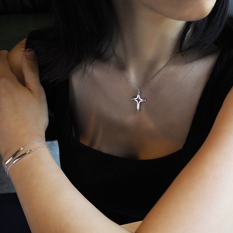cross df necklace_十字架df項鍊 925銀 限量 設計師 訂製 珠寶 - 項鍊 - 銀 銀色