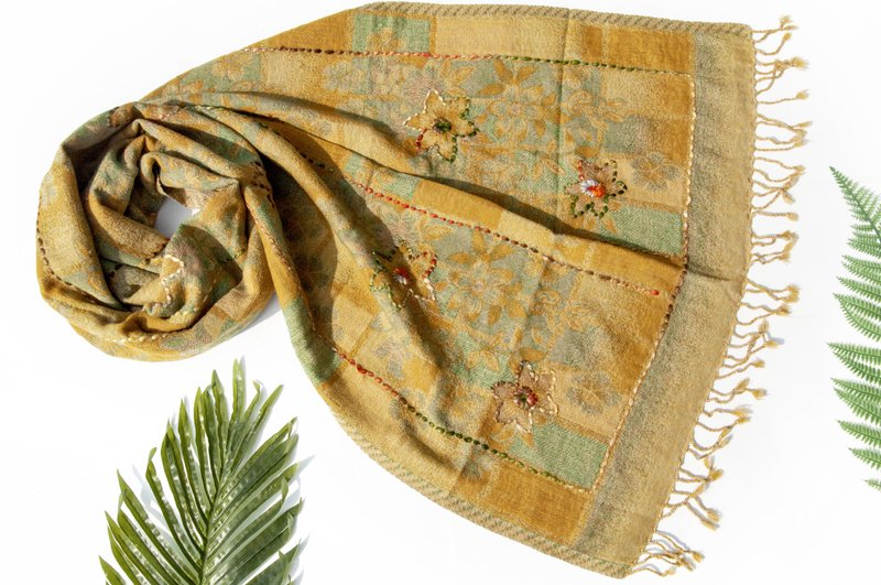 喀什米爾Cashmere/水煮羊毛披肩/針織圍巾/刺繡圍巾/羊絨披巾-花 - 圍巾/披肩 - 羊毛 多色