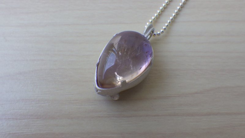 Chinchilla Pendant - Necklaces - Gemstone Transparent