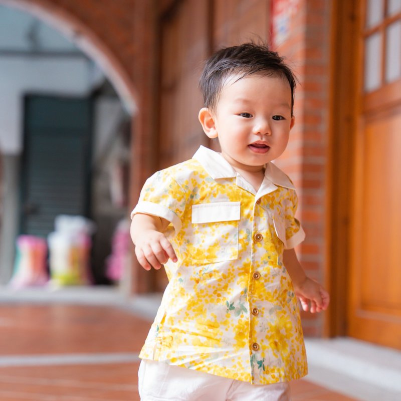 【Kids】Gentleman’s Shirt – Acacia Statement - เสื้อยืด - ผ้าฝ้าย/ผ้าลินิน สีเหลือง