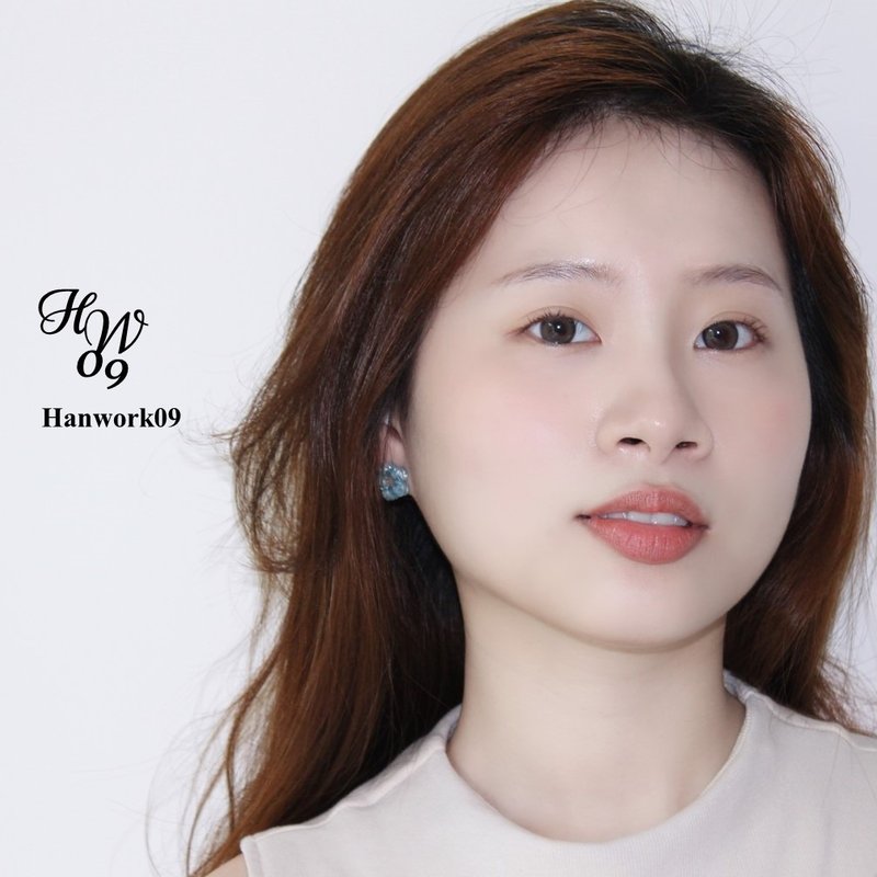 品牌純手工/乾燥花耳環:小藍花 (耳針/耳勾/耳夾) - 耳環/耳夾/耳骨夾 - 植物．花 藍色