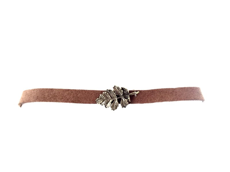 Bronze leaf - brown suede necklace - สร้อยคอ - หนังแท้ สีนำ้ตาล