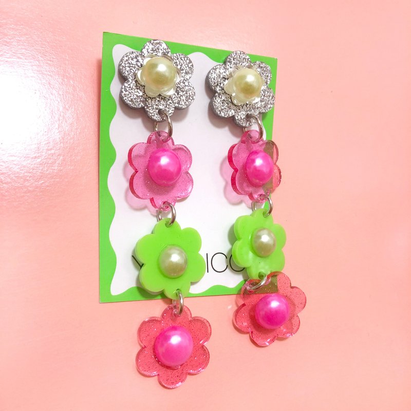 LONG FLOWER / pierced earrings・clip-on earrings / 耳窩夾 耳骨耳環 - 耳環/耳夾/耳骨夾 - 壓克力 多色