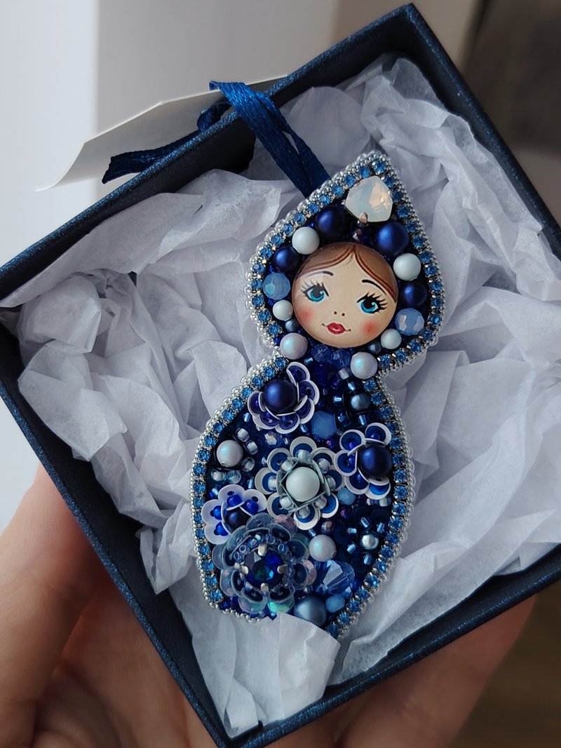 Handmade matryoshka jewelry brooch beaded, nesting doll pin,russian sryle jewely - Brooches - Other Materials Blue