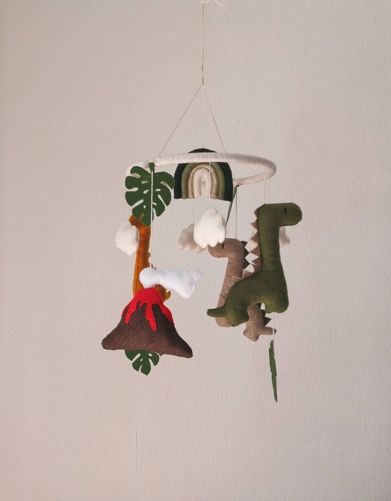 Dinosaur crib baby mobile with rainbow cloud star monstera. Baby shower gift ide - 寶寶/兒童玩具/玩偶 - 環保材質 多色